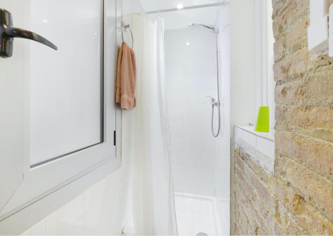 Great Apartment In Sagrada Familia With Balcony Barcelona Eksteriør billede