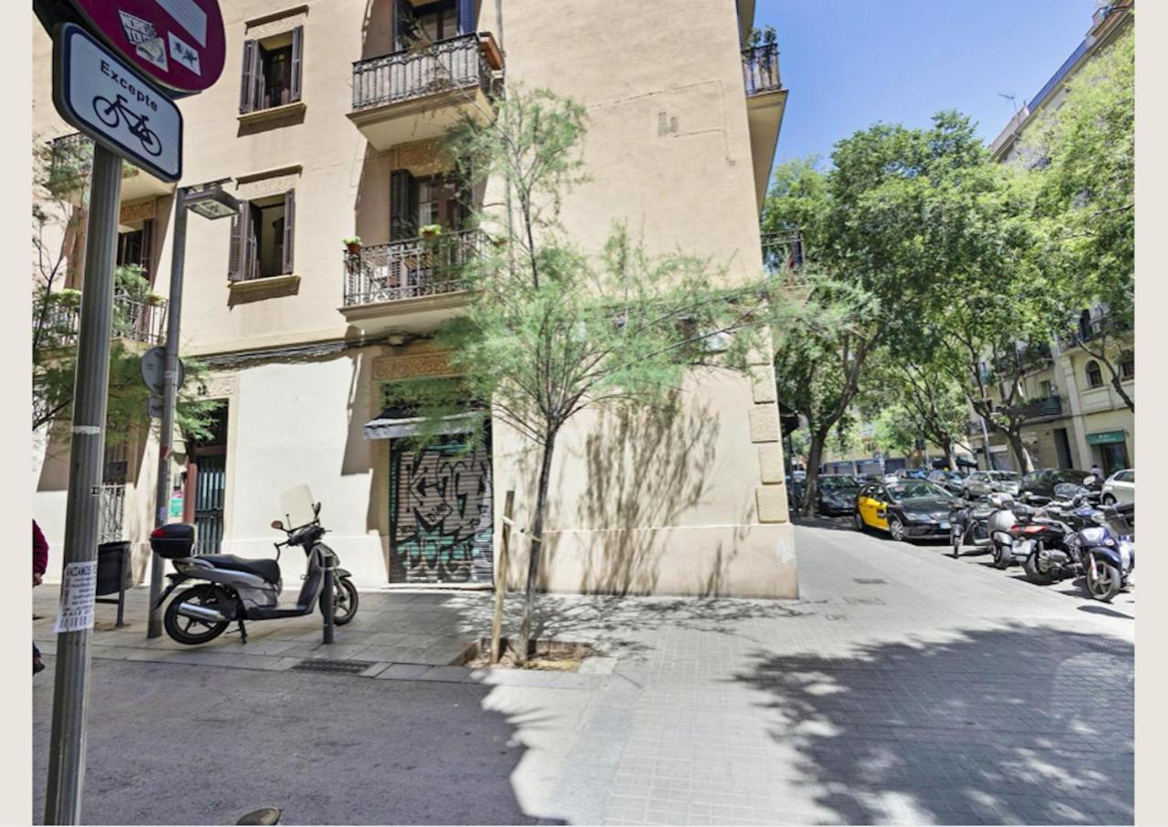 Great Apartment In Sagrada Familia With Balcony Barcelona Eksteriør billede