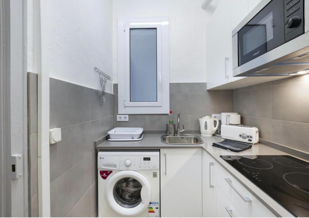 Great Apartment In Sagrada Familia With Balcony Barcelona Eksteriør billede