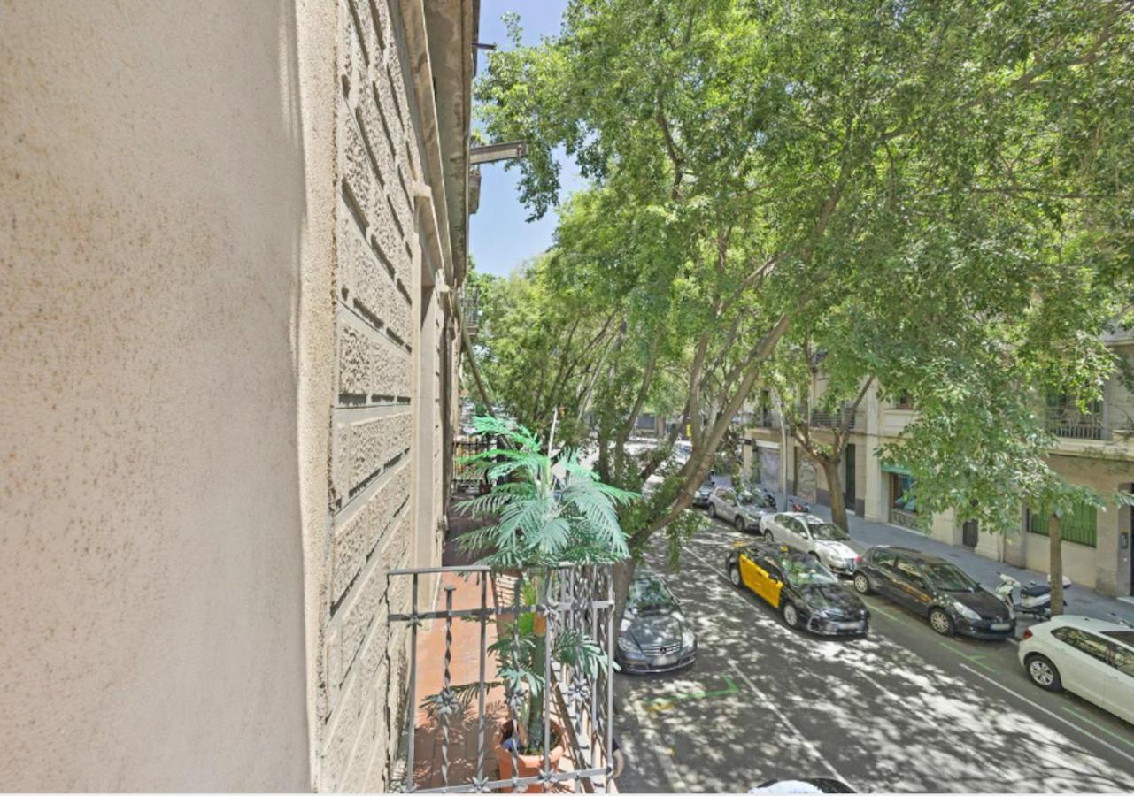 Great Apartment In Sagrada Familia With Balcony Barcelona Eksteriør billede