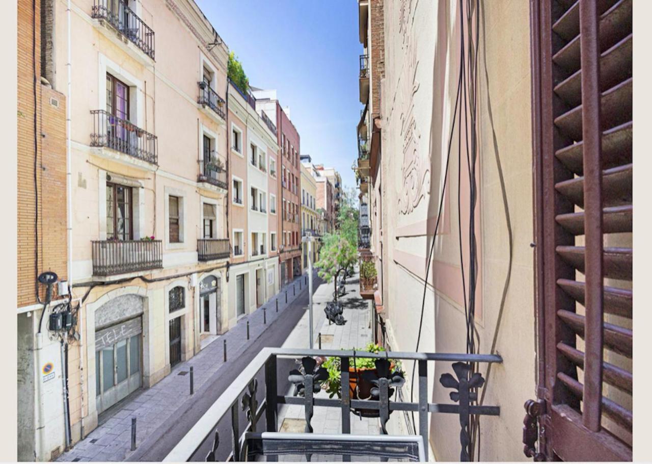 Great Apartment In Sagrada Familia With Balcony Barcelona Eksteriør billede