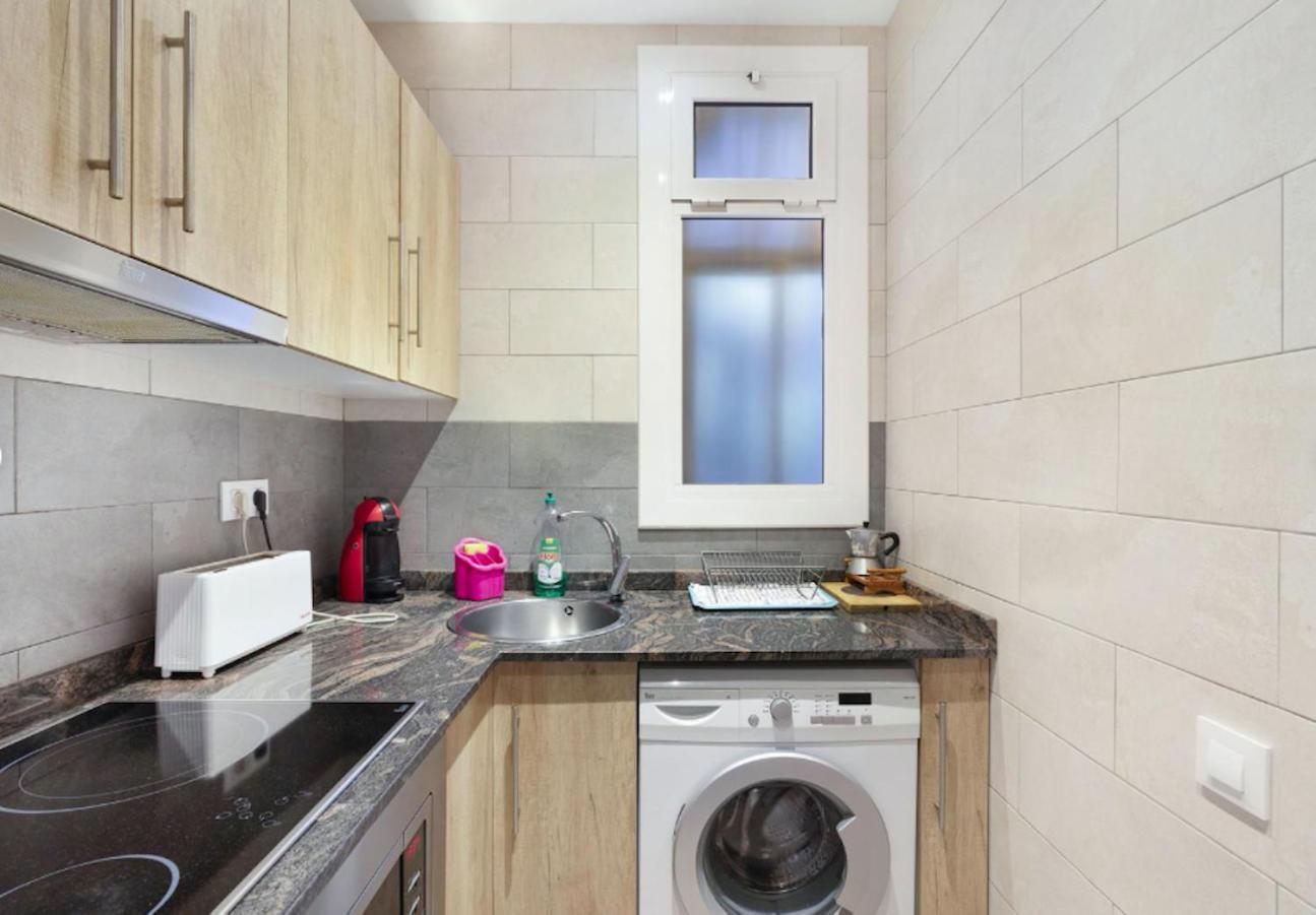 Great Apartment In Sagrada Familia With Balcony Barcelona Eksteriør billede