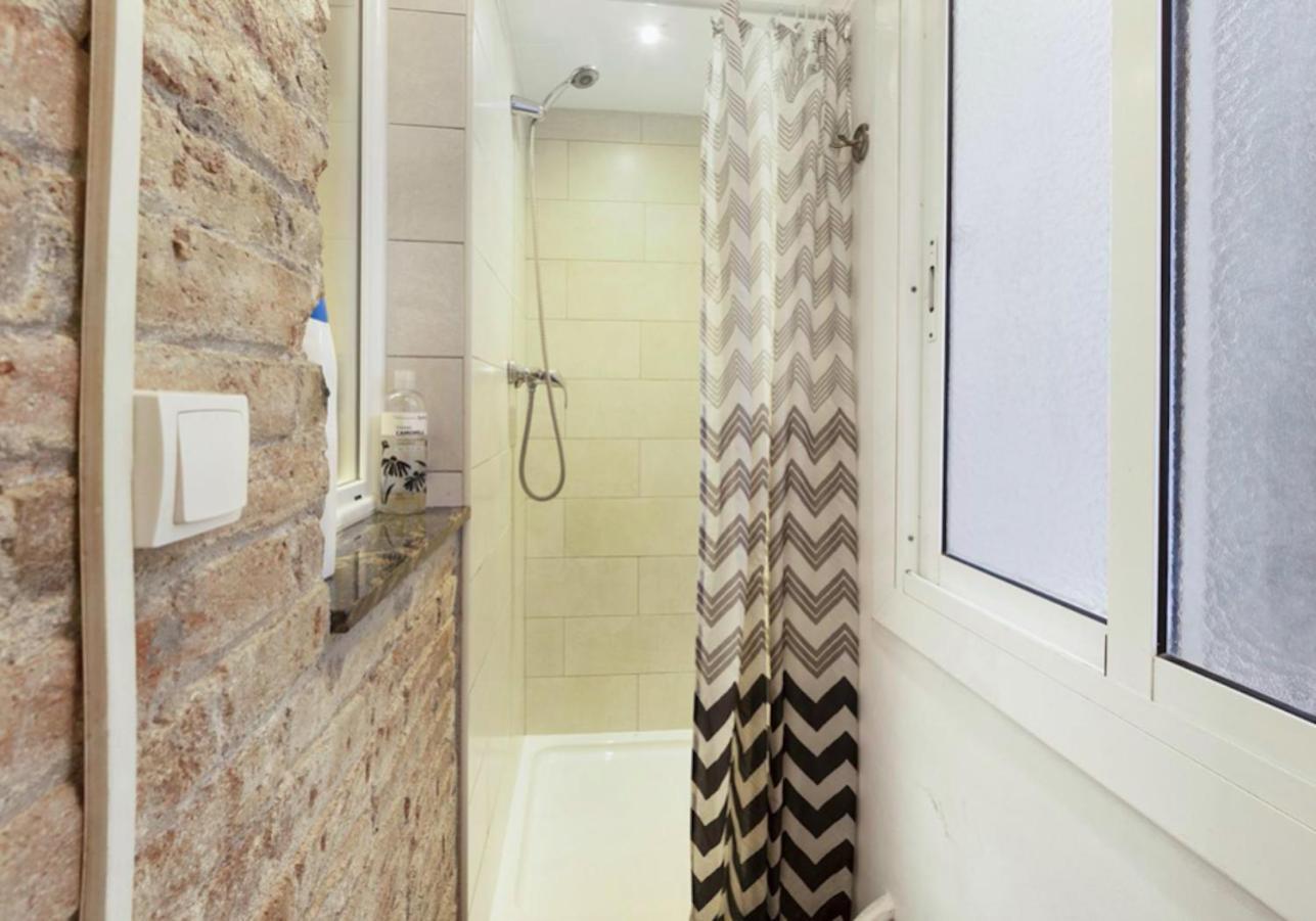 Great Apartment In Sagrada Familia With Balcony Barcelona Eksteriør billede