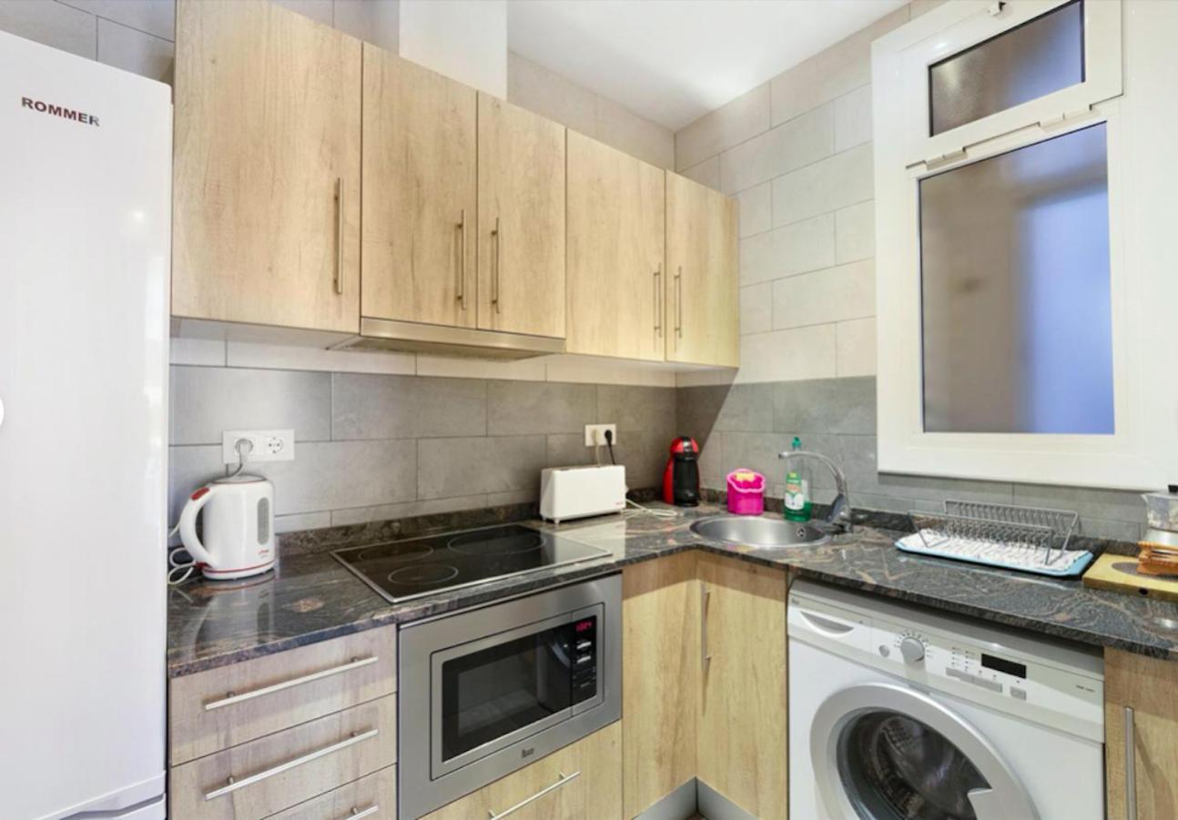 Great Apartment In Sagrada Familia With Balcony Barcelona Eksteriør billede