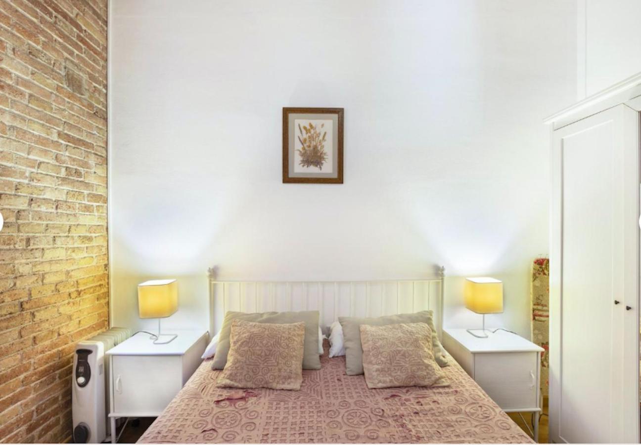 Great Apartment In Sagrada Familia With Balcony Barcelona Eksteriør billede